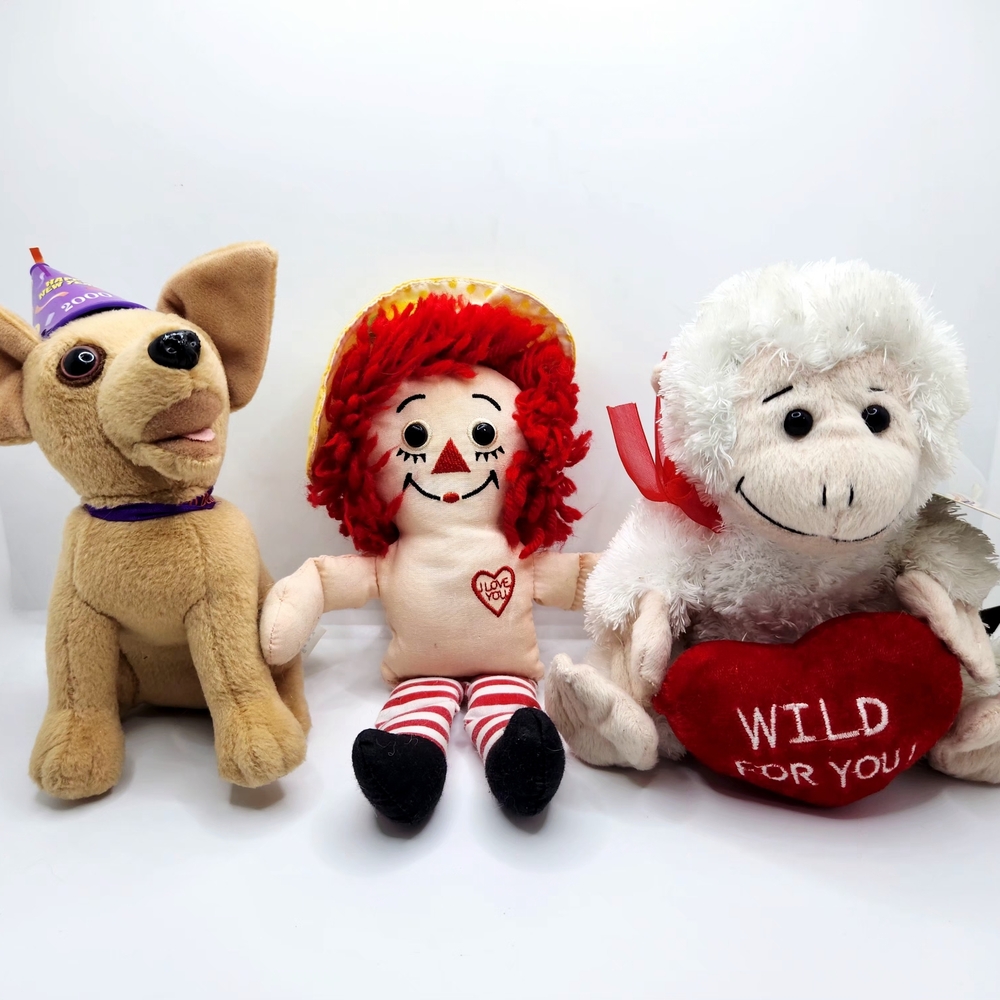 ☆3 Vtg. PLUSH RAGGEDY ANN, CHINDA MONKEY, TALKING CHIHUAHUA TACO BELL 2000